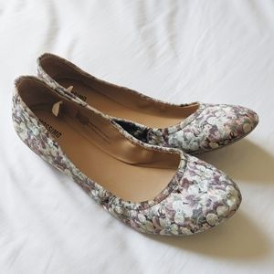 Floral Velvet Printed Ballet Flats